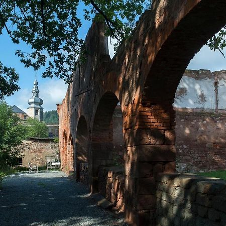 Zamek Sarny - Schloss Scharfeneck Клодзко Экстерьер фото