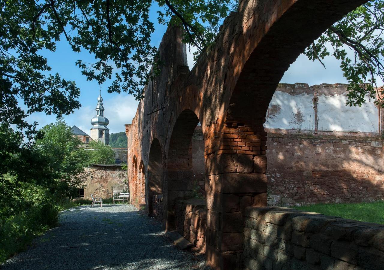Zamek Sarny - Schloss Scharfeneck Клодзко Экстерьер фото