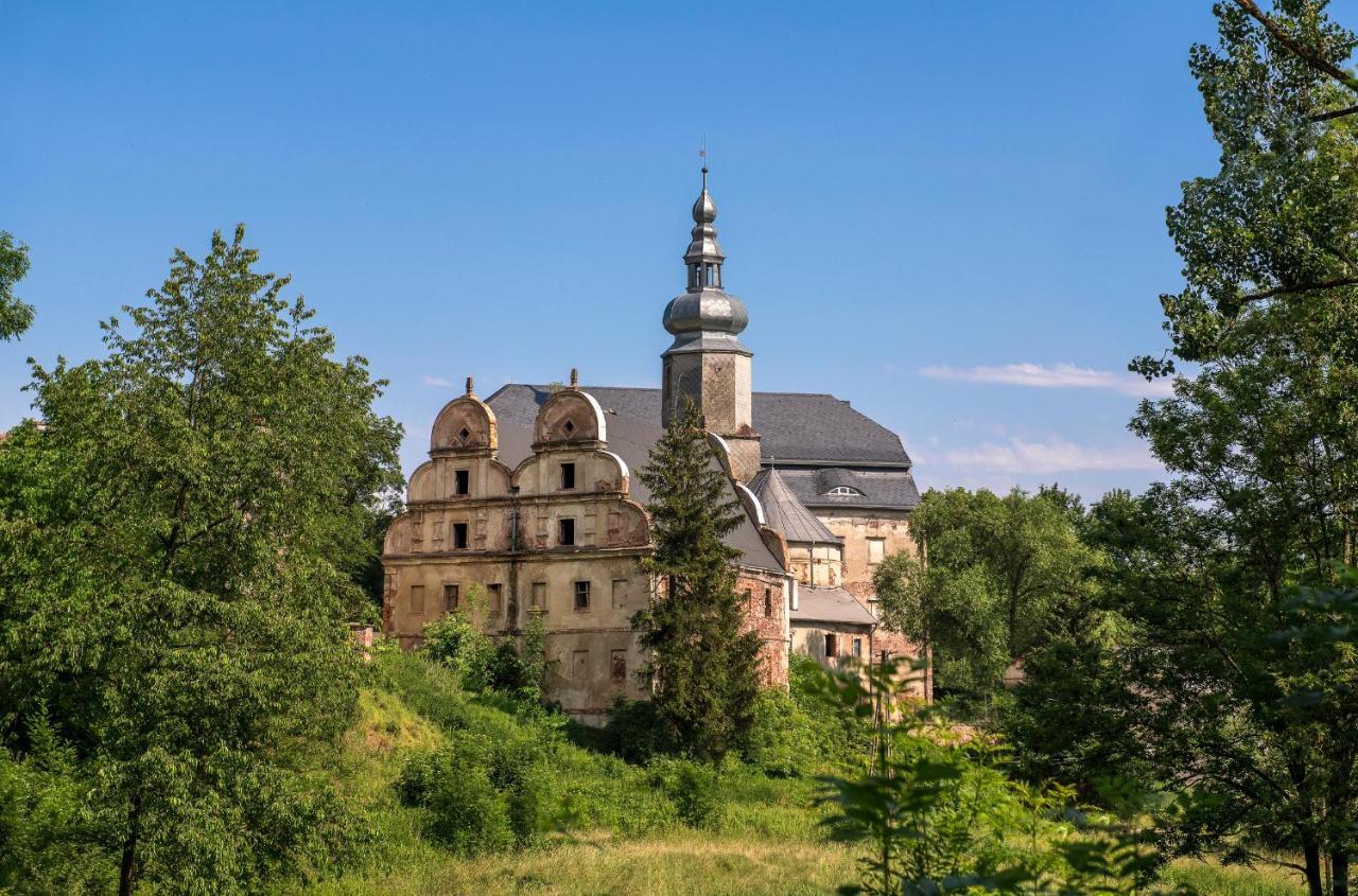 Zamek Sarny - Schloss Scharfeneck Клодзко Экстерьер фото
